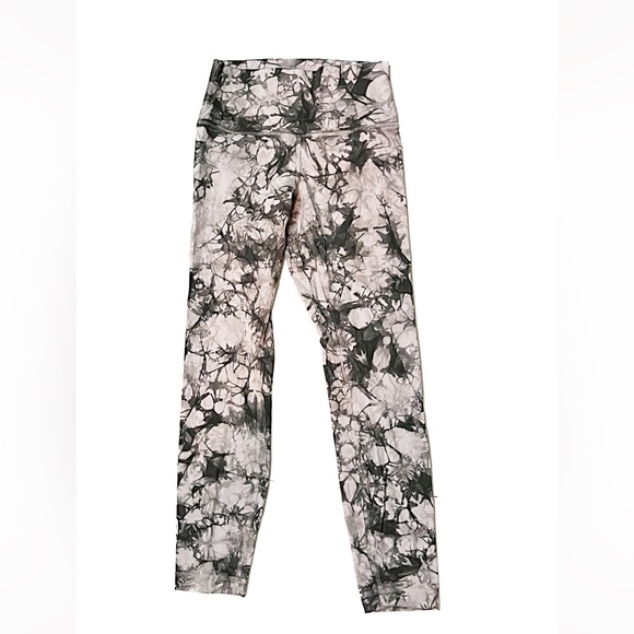 lululemon athletica Pants - Lululemon ✨size 4 ✨ Abstract Print Leggings